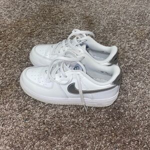 Nike tennis shoes